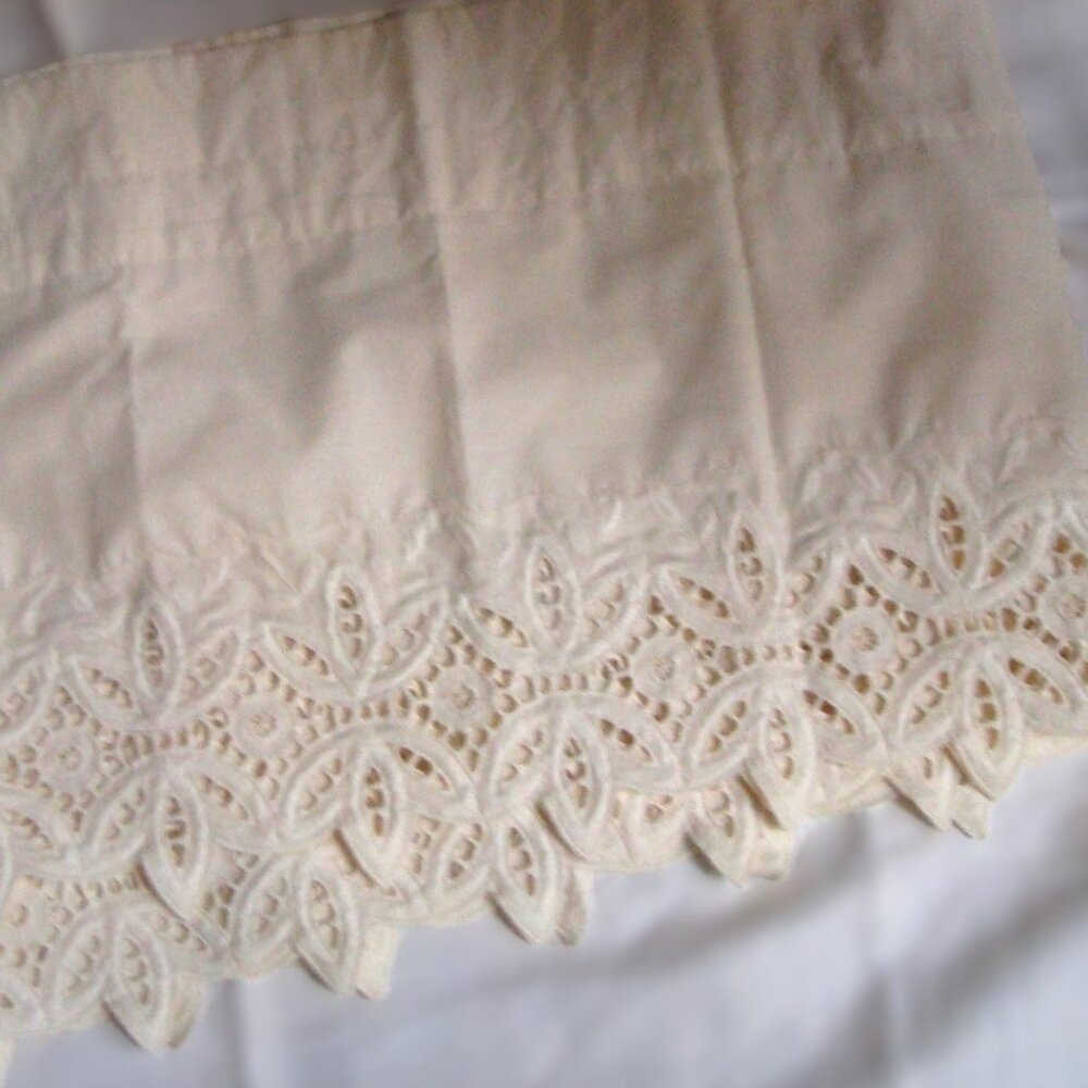 Ivory Cream Cut Out Lace Valance